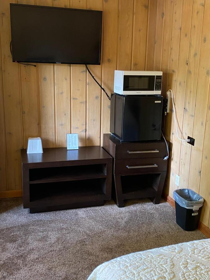 Royal Motel Ironwood Bagian luar foto