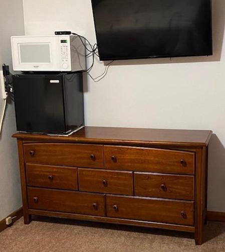 Royal Motel Ironwood Bagian luar foto