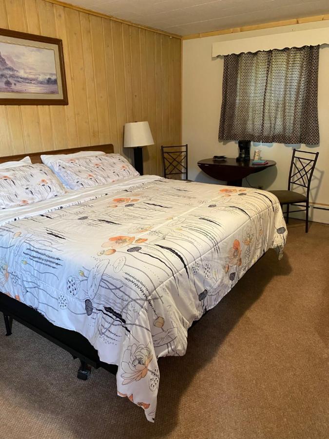Royal Motel Ironwood Bagian luar foto