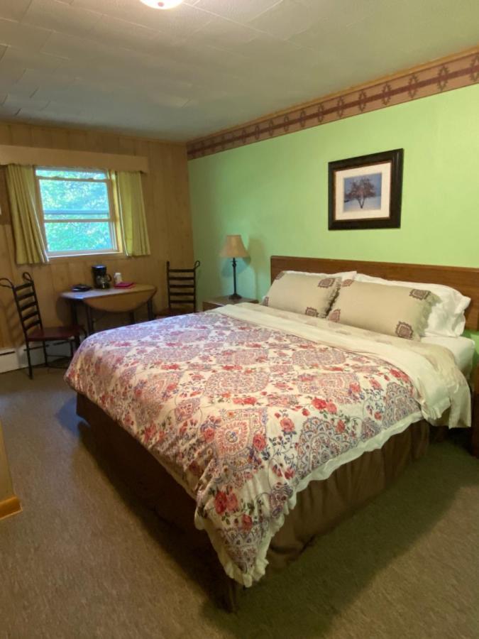 Royal Motel Ironwood Bagian luar foto