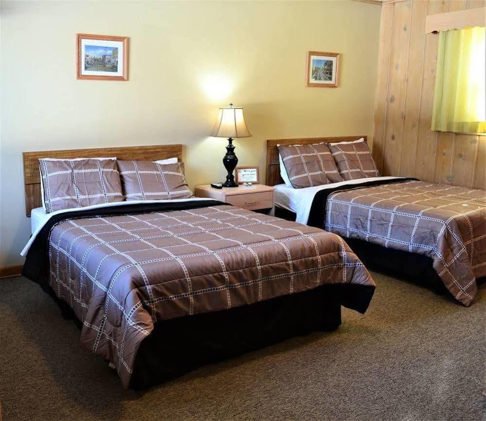 Royal Motel Ironwood Bagian luar foto