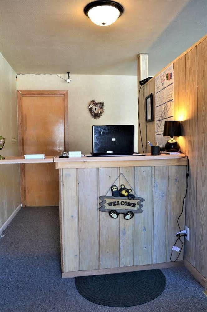 Royal Motel Ironwood Bagian luar foto