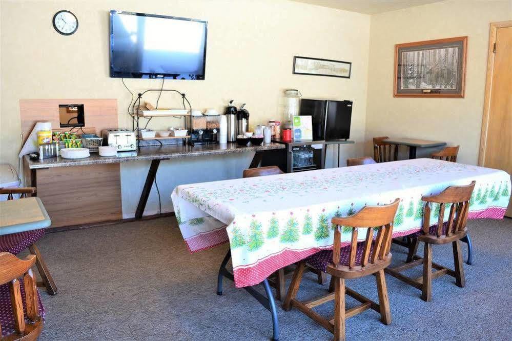 Royal Motel Ironwood Bagian luar foto