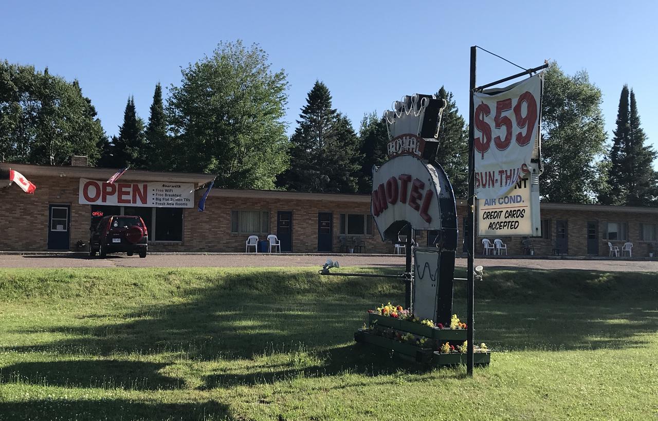 Royal Motel Ironwood Bagian luar foto
