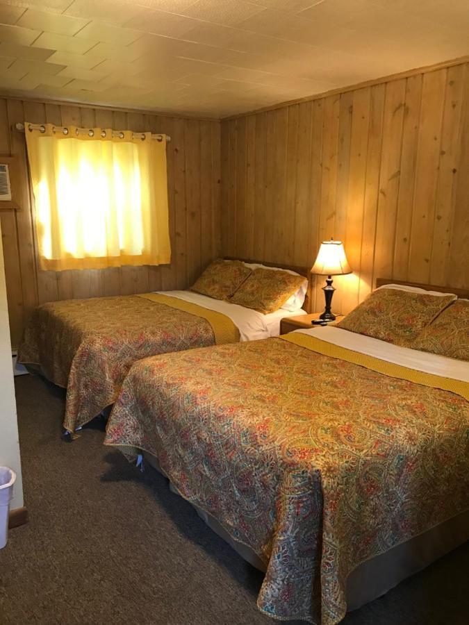 Royal Motel Ironwood Bagian luar foto