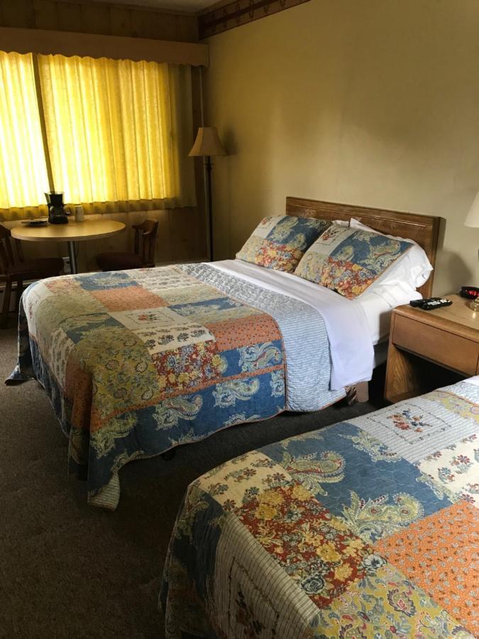 Royal Motel Ironwood Bagian luar foto